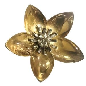 Mazer Retro Lotus Flower Brooch Clip